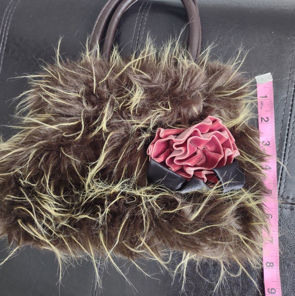 Vintage Y2K Gioe Brown Shaggy Faux Fur Top Handle Small Handbag with Pink Flower - Picture 7 of 9